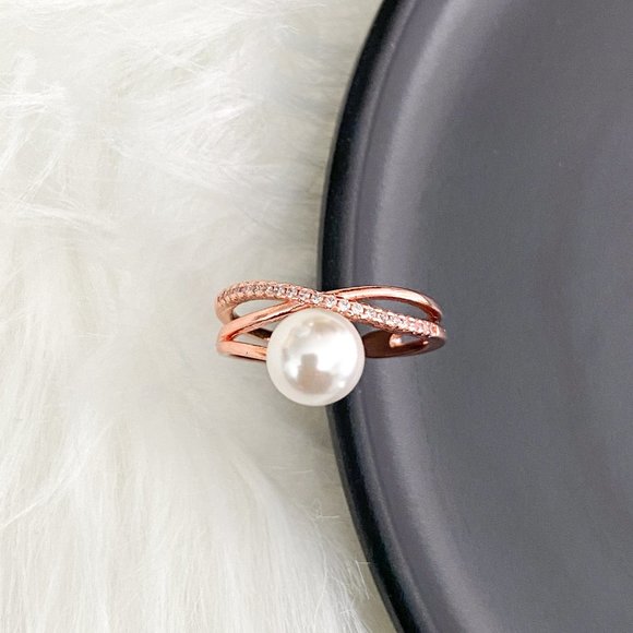 ROSE GOLD & PEARL RING - Picture 6 of 9